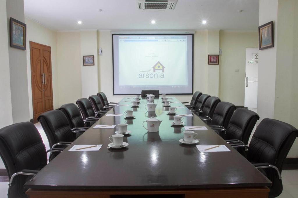 House Of Arsonia Tulip Hotel Jakarta Exterior photo