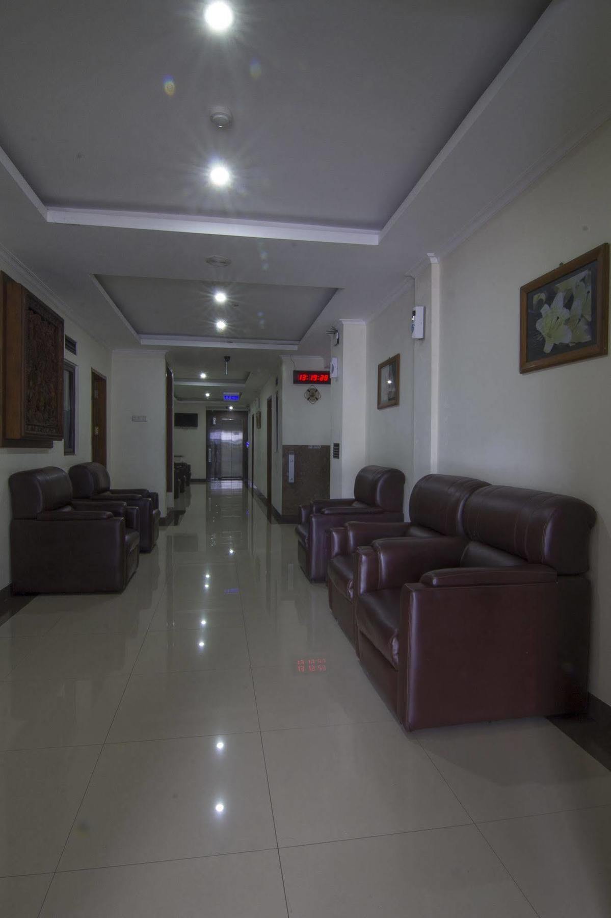 House Of Arsonia Tulip Hotel Jakarta Exterior photo